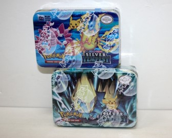 Caja Metal Pokemon 40 cartas +1 TEMPESTAD PLATEADA X 4