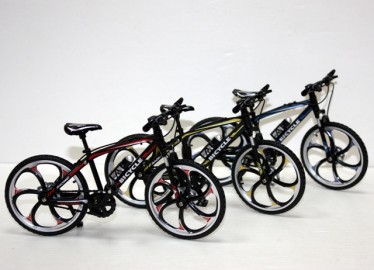 Bicicleta Metal Paseo x 3 colores  (Expositor de 12)