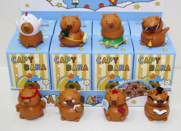 Capibara Figura Maciza Sobre Sorpresa Caja x 8